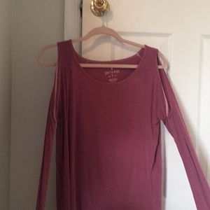 cropped shoulder long sleeve shirt